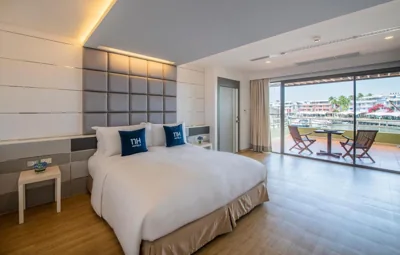Suite Marina Grand con una camera da letto — NH Boat Lagoon Phuket Resort